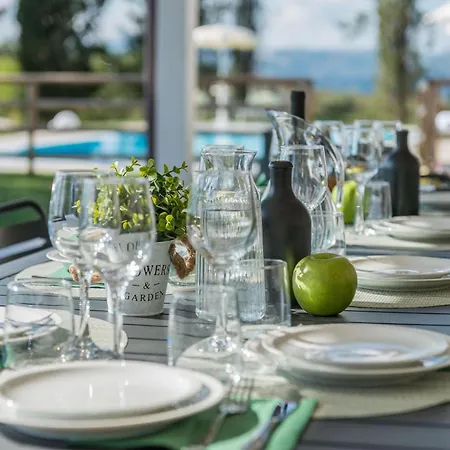 Silvia Villa Montemaggiore al Metauro