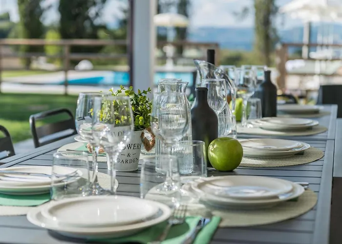 Silvia Βίλα Montemaggiore al Metauro